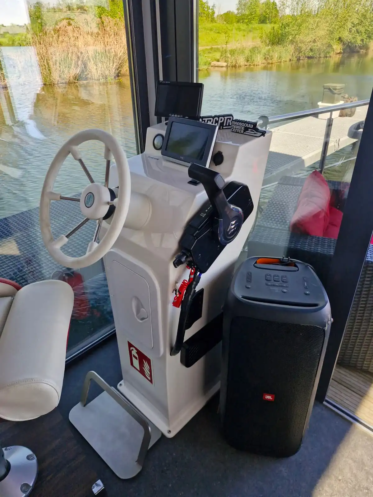 Tiny Houseboat verblijf op het water